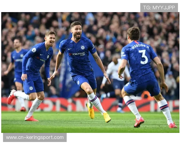 切尔西定位球二次进攻打穿防线，若日尼奥起脚命中